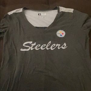Woman’s M Steelers shirt